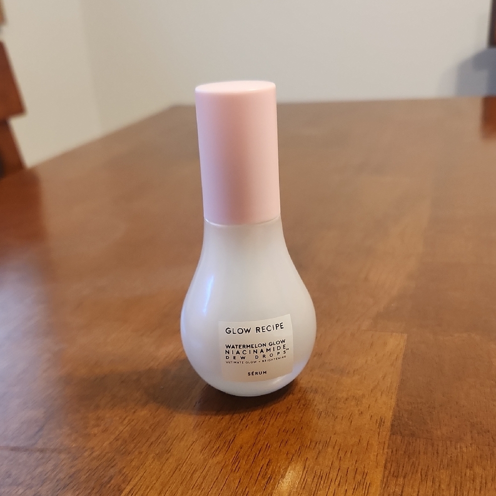 Glow Recipe Watermelon Glow Niacinamide Dew Drops - Soft Pink and White